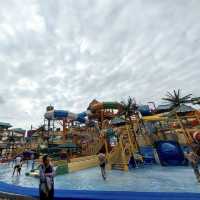 暢快水上歡樂！中信金沙灣水世界🌊🎢