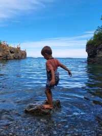 Exploring the Black Rocks and crystal clear water of Lake Superior