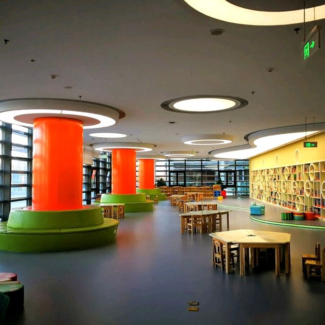 📚 書海漫遊：天津濱海圖書館👁️‍🗨️的建築之美