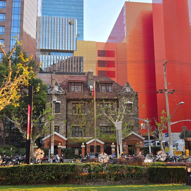 Temple trapped inside Skyscrapers