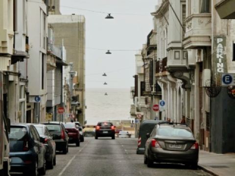 몬테비데오 중심가를 거닐다