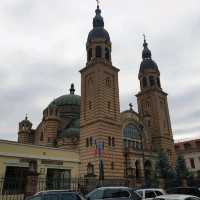 🏰✝️ Holy Trinity Orthodox Cathedral: Majestic Beauty in Sibiu! 🌟🇷🇴


