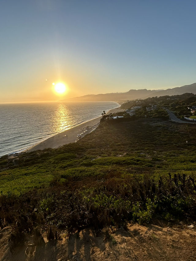 🌴 LA Layover: Coastal Escape from Santa Monica to Malibu 🌊