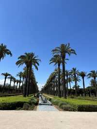 Casablanca is the financial and business centre of Morocco, combining a history with modern