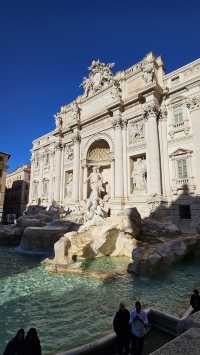📍 Peaceful Morning Views at the Trevi Fountain 🌅🗽