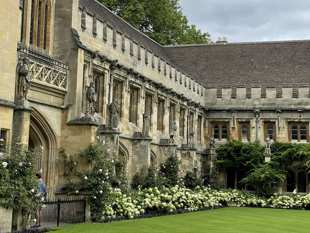 🚗 Ride-Sharing in Oxford: Zip Through This Academic Wonderland with Ease 🎓✨