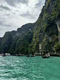 Phi-Phi lagoon or paradise?🩵