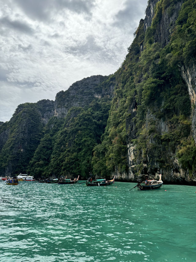 Phi-Phi lagoon or paradise?🩵