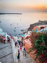 🌅 Where Sunsets Kiss the White Walls – Oia, Santorini, Greece