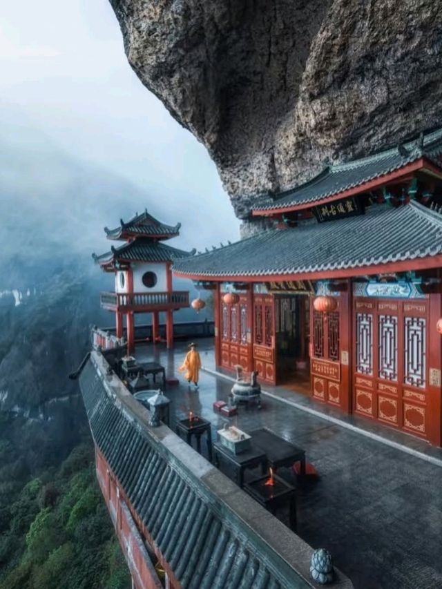 🏯 Lingtong Temple – A Serene Buddhist Haven in Zhangzhou