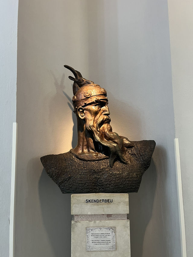 🇦🇱 阿爾巴尼亞斯坎德培博物館（Skanderbeg Museum） ⚔️
