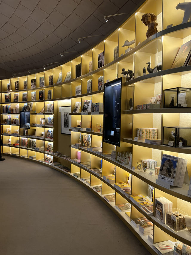 Spectacular museum in Paris, Grand Palais Spectacular museum in Paris, Grand Palais