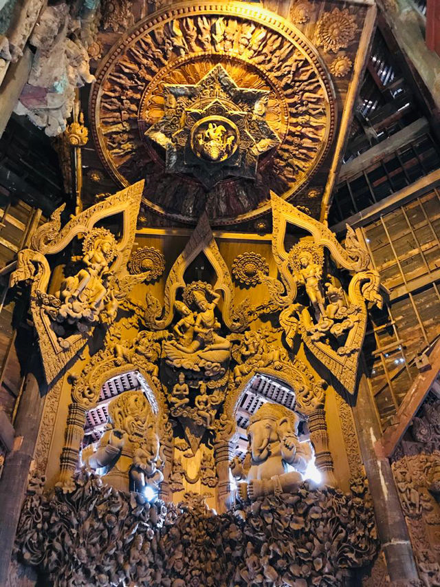 Храм Истины в Паттайе Храм Истины в Паттайе