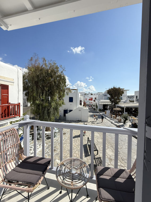 Suite with City View – Charming Stay Steps Away from the Windmills & Little Venice