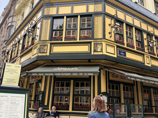 E xploring the Heart of Belgium: Antwerp & Brussels Adventure 🇧🇪✨