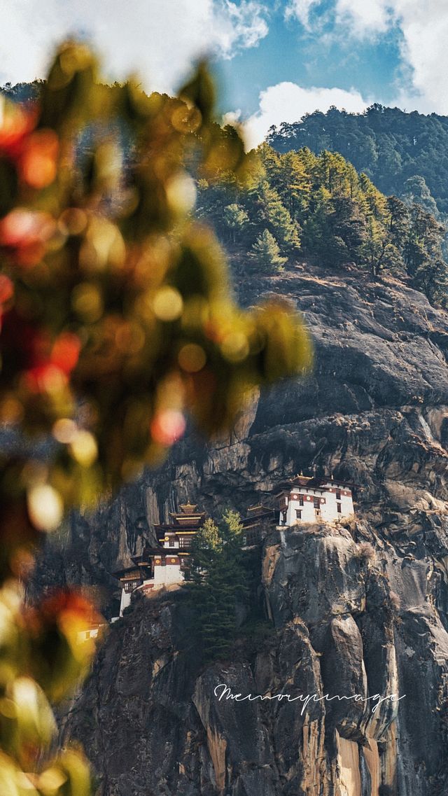 Check in at the temple located on the cliff | Tiger Cave Temple.