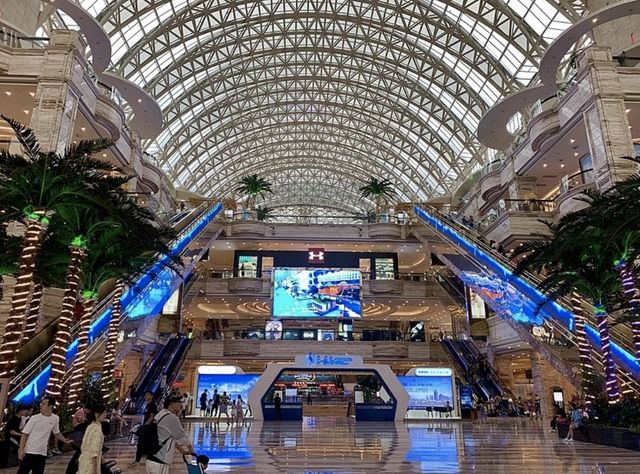 The Largest Building in the World!🇨🇳