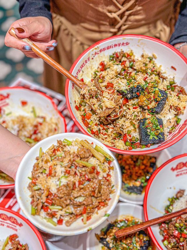 這家湘菜館也太下飯了吧