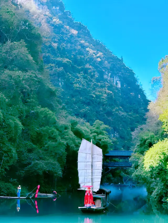 Must-visit two dams and one gorge two-day tour guide around Wuhan