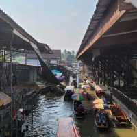 Is it worth to visit Thai floating markets?