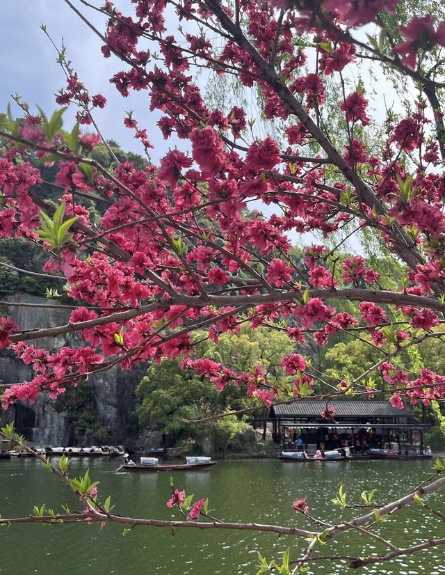 一襲江南夢，醉臥烏篷船紹興東湖