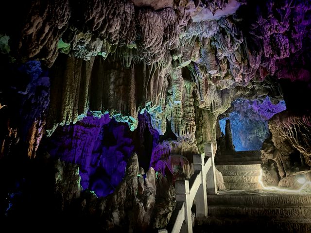 桂林最神秘的幻想空間！“大自然的藝術之宮”——芦笛岩！