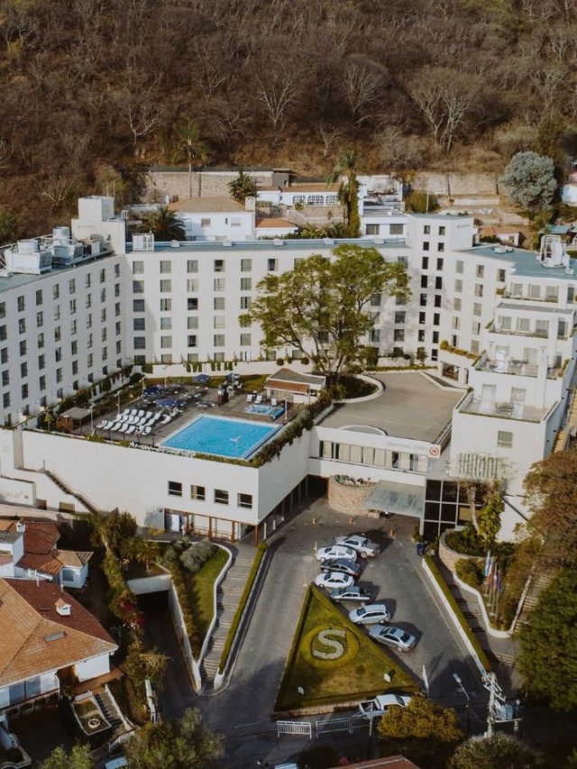 🏨✨ Salta's Finest: Sheraton's Luxe Comforts 🌄