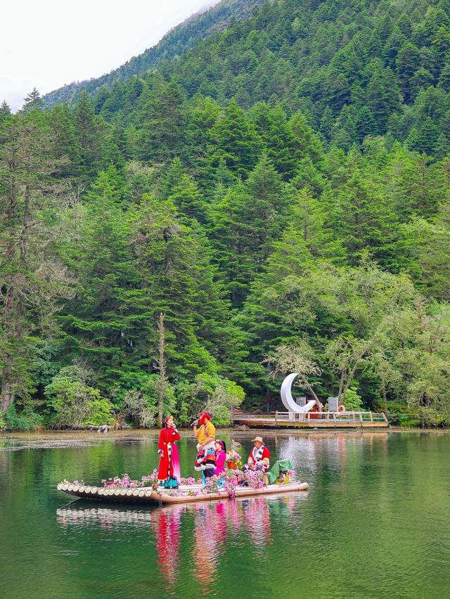 四川有自己的阿勒泰——康定情歌木格措景区