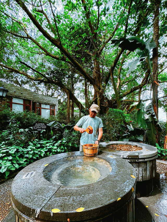 Seek tranquility and escape the summer heat in midsummer, come to Yunfu Xinxing Longshan Hot Spring Hotel!