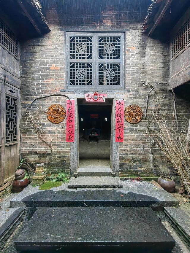 廣西富川虎馬嶺古村。