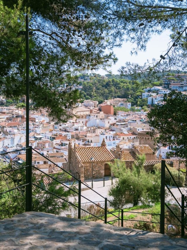 西班牙必去！Tossa de Mar 小鎮：解鎖絕美風景。。