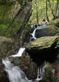 這麼漂亮的山有沒有人想去呢。。