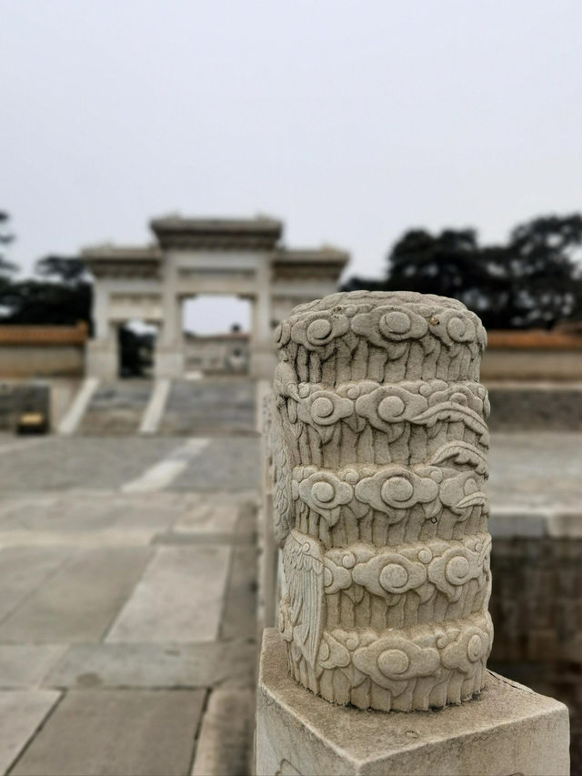 《河北清東陵旅遊指南》。