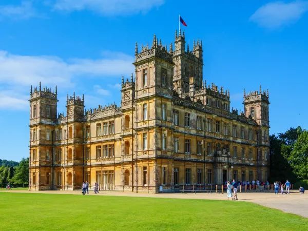 Step into the Dream of Downton Abbey Fans