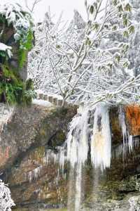 不用出國門，就在成都周邊就能找到這麼美的冰雪仙境！