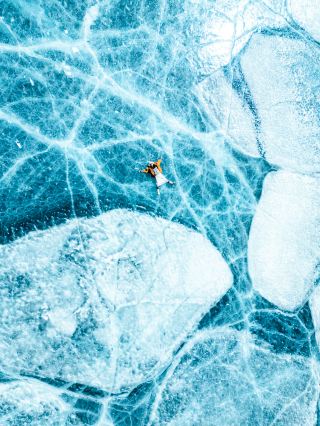 This secret ice lake in Tibet is even more stunning than Lake Baikal!