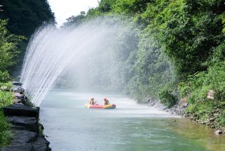 Still wondering where to go this summer? Enjoy Shenlong Gorge Rafting for just ¥88