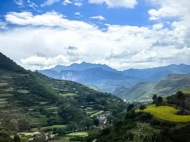 九月經過冶力關，山色正慢炖秋光