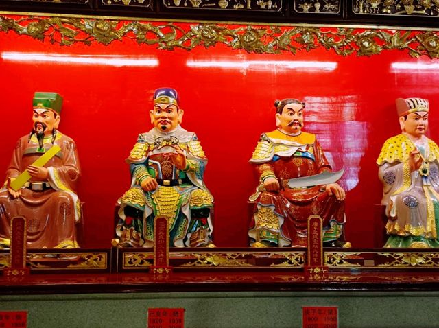 The Ethereal Heartbeat: Immersion in a Fujian Taoist Temple