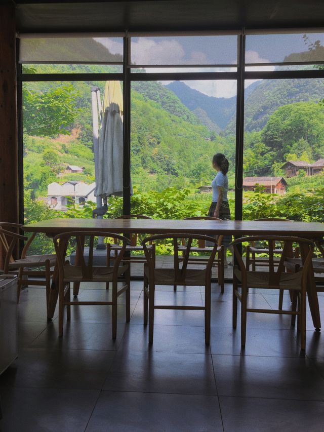 隱居山野嘅詩意生活｜枕住一片蛙鳴入眠