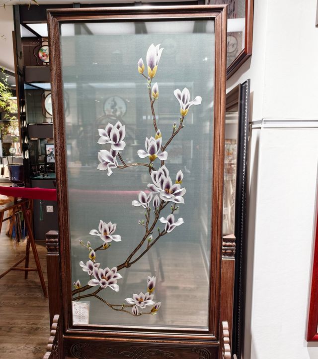 發現嶺南手作之美正反皆驚豔的雙面繡,每根線都在講故事 發現嶺南手作之美正反皆驚豔的雙面繡,每根線都在講故事