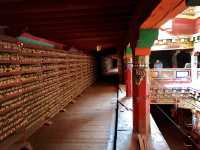 德格印經院,經版在暗室裡沉睡,文化在藏紙上流傳