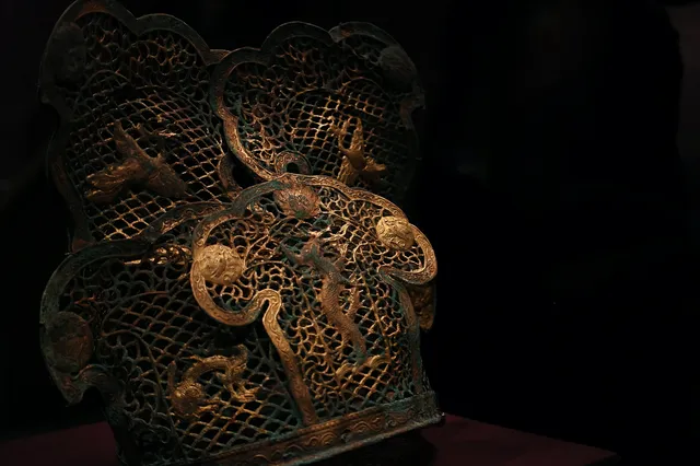 黃金縷 龍鳳紋卷雲冠