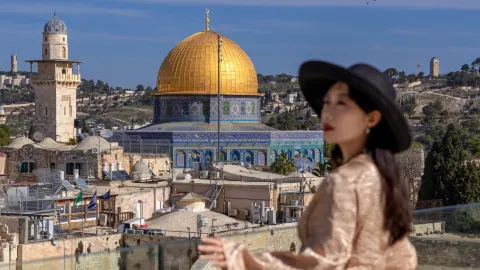 Approaching the Western Wall in Jerusalem: Why Do Jews Weep?  — traveler post in Jerusalem