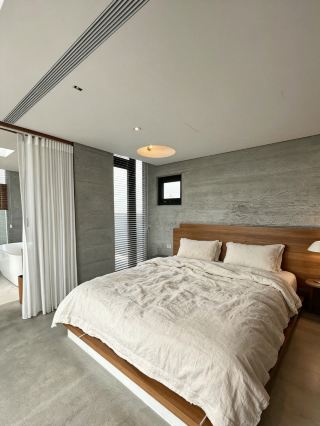 Yilan Luodong B&B: In the Cement and Wood Tones, Hiding the Slow Time of Lanyang Plain