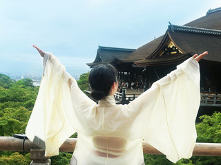 Pake baju ini di Kyoto, orang-orang bilang aku lebay banget...。