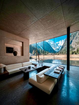 YEYU Yubeng | Stay in Lower Yubeng Village and open your window to direct views of Meili Snow Mountain