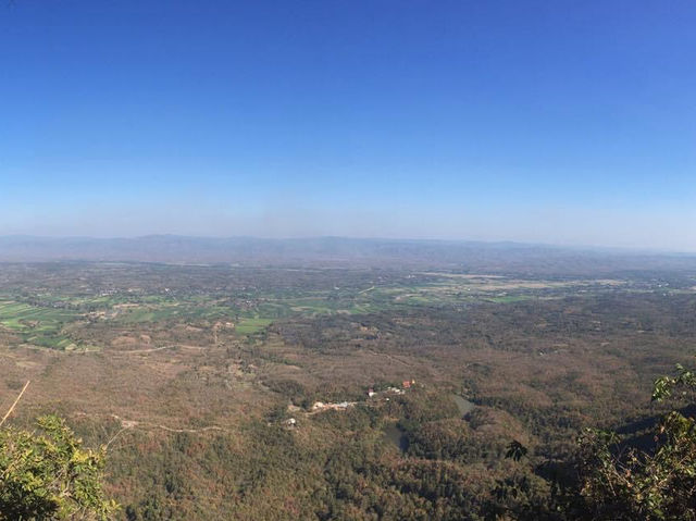 วัดพระบาทปู่ผาแดง ลำปาง