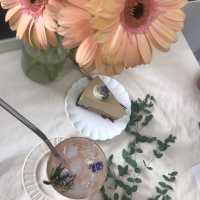 Alice in wonderland Cafe in Sukhumvit 31