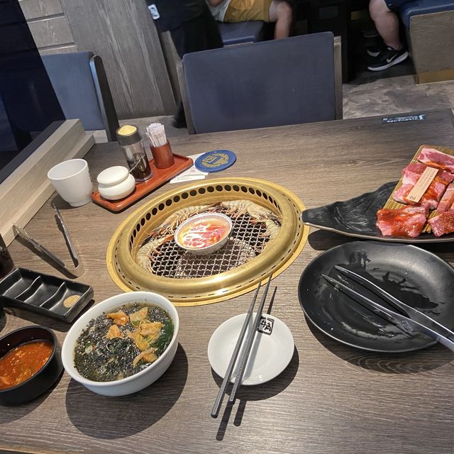 牛角 海鮮 燒肉 , 大滿足 ！